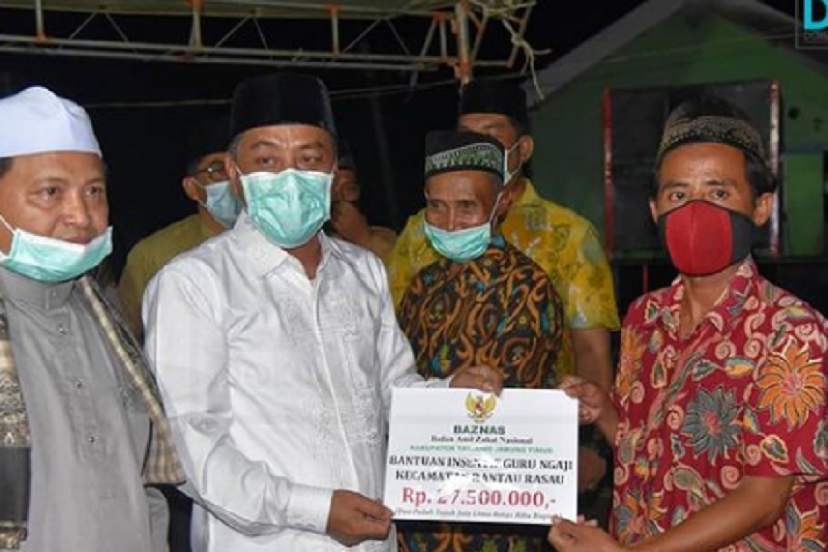 Plh Bupati Tanjabtim gelar safari ramadhan dan serahkan bantuan