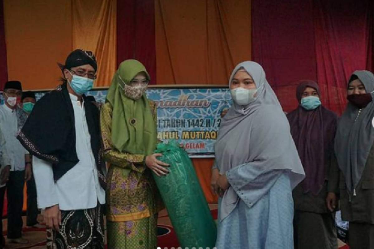 Safari Ramadhan, Bupati Masnah ajak santri disiplin terapkan protokol kesehatan