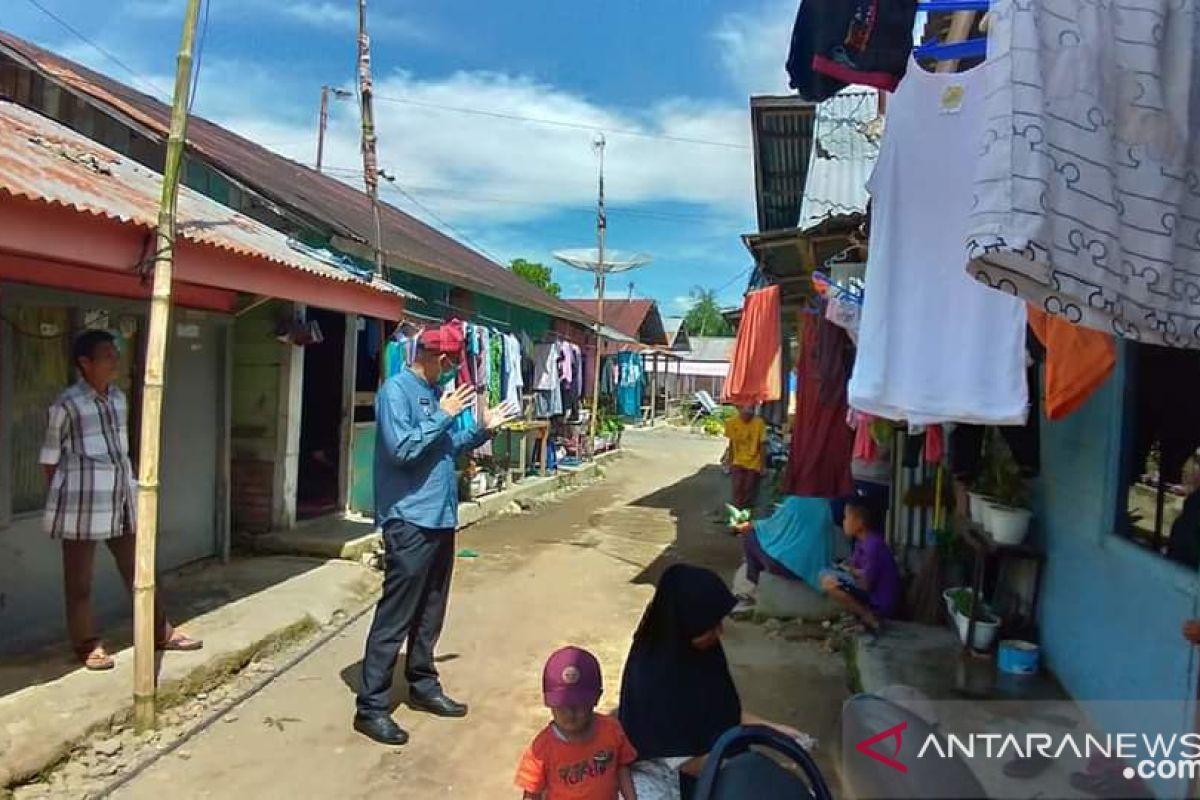 Setelah dua hari kunjungan lapangan, lurah di Bukittinggi ini belum menemukan warga benar-benar kekurangan makan