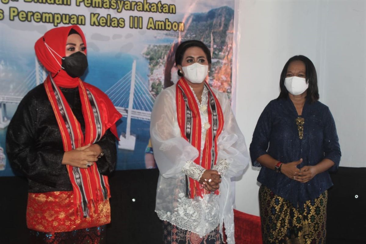 Istri Gubernur Maluku peringati Hari Kartini di lapas perempuan Ambon