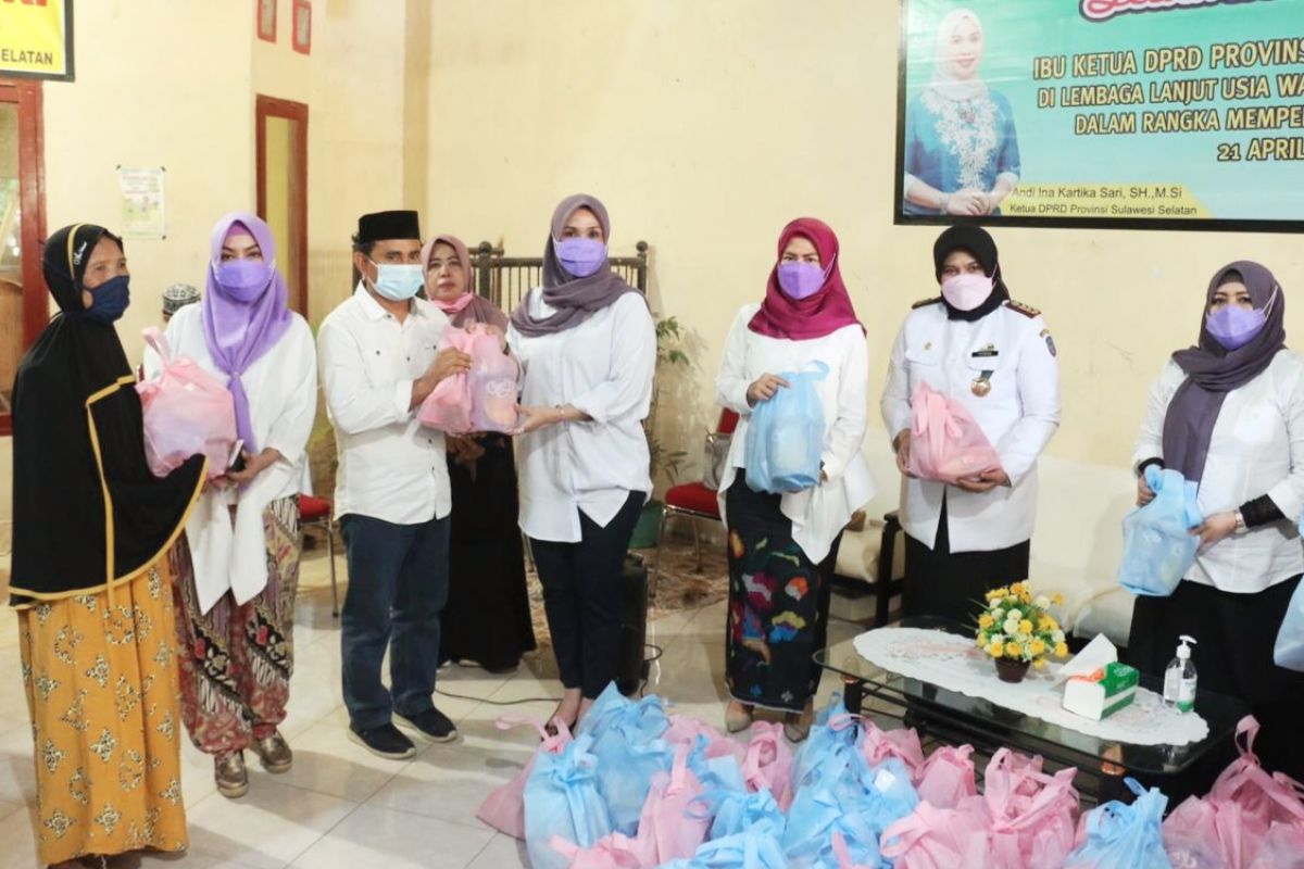 Hari Kartini 2021, KPP DPRD Sulsel santuni penghuni panti jompo