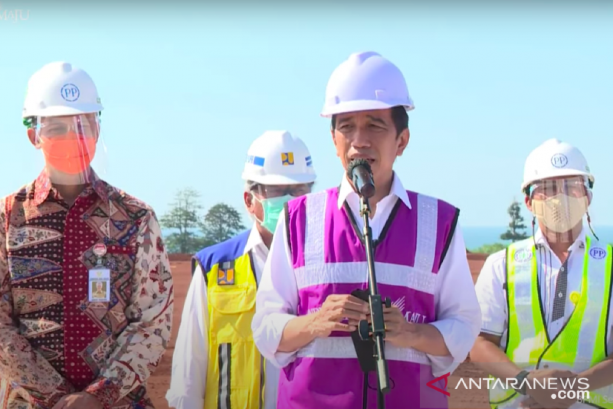 Presiden Jokowi sebut industri kaca terbesar Asia Tenggara dibangun di Batang