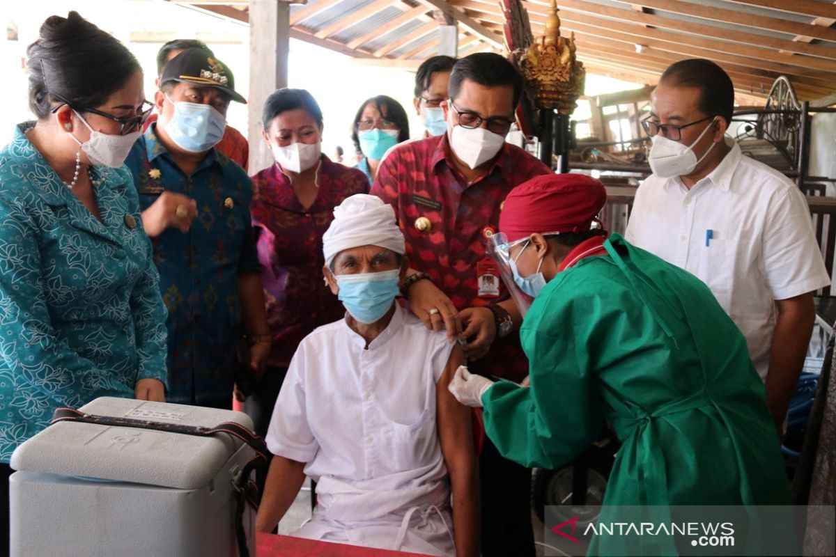 Hari Kartini, PKK Tabanan gratiskan 120 dosis vaksin bagi Lansia