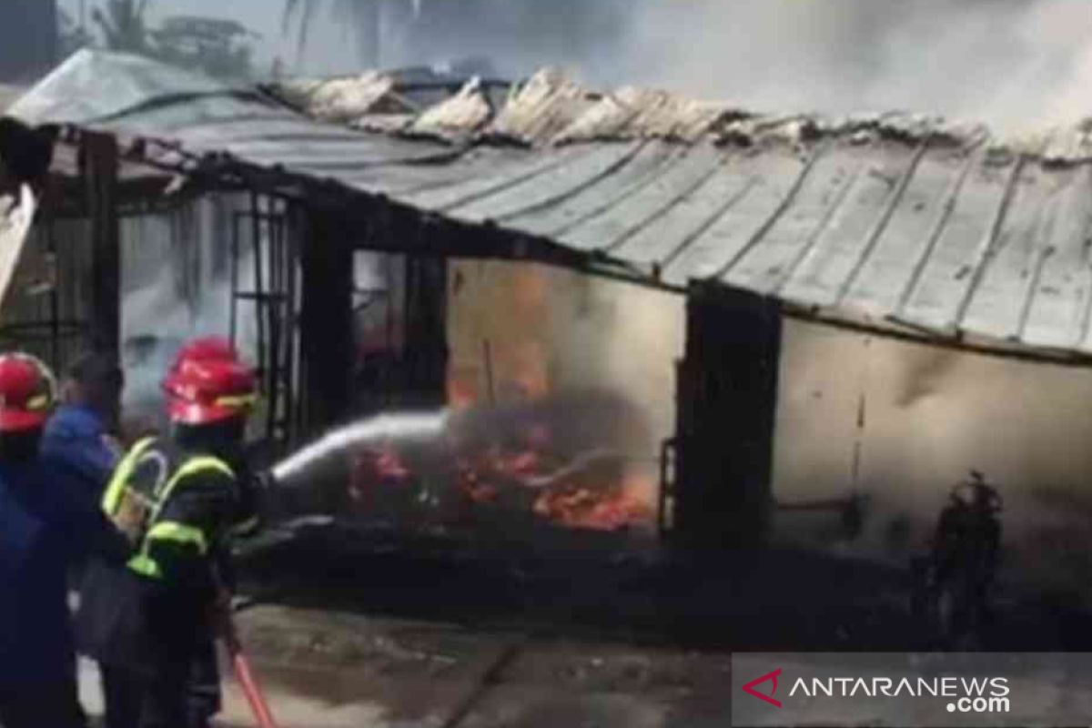 Kebakaran bengkel tambal ban di Bekasi berhasil dipadamkan dalam 30 menit (video)