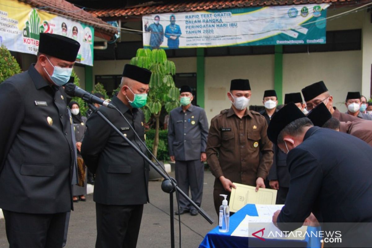 Empat pejabat Pemkot Bekasi dituntut miliki kreatifitas dan inovatif