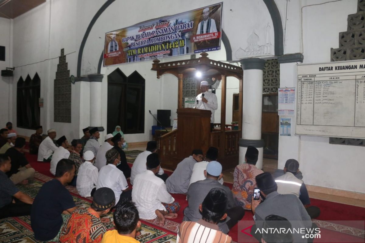 Safari Ramadhan, Bupati Pasaman Barat kunjungi masjid berusia 100 tahun lebih