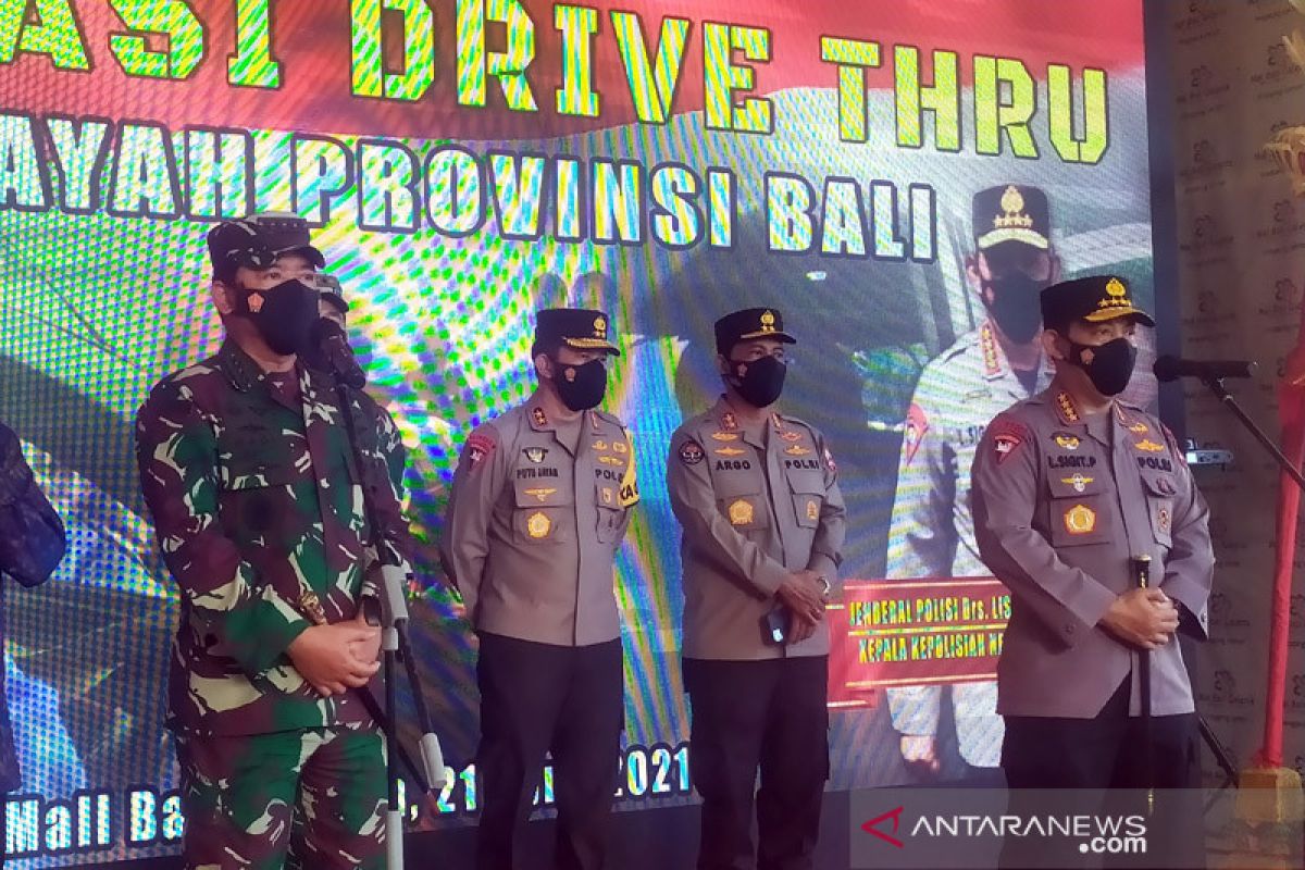 Panglima TNI dan Kapolri tinjau vaksinasi secara drive thru di Bali