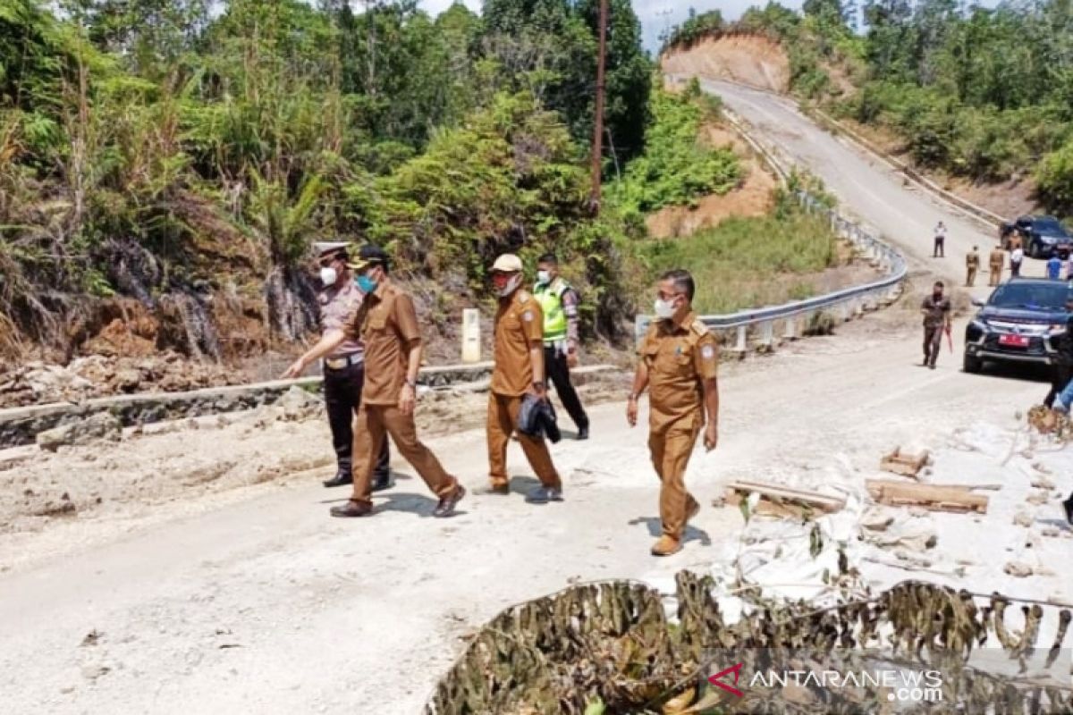 Kendaraan lebih dari lima ton dilarang melintasi Kecamatan Laung Tuhup