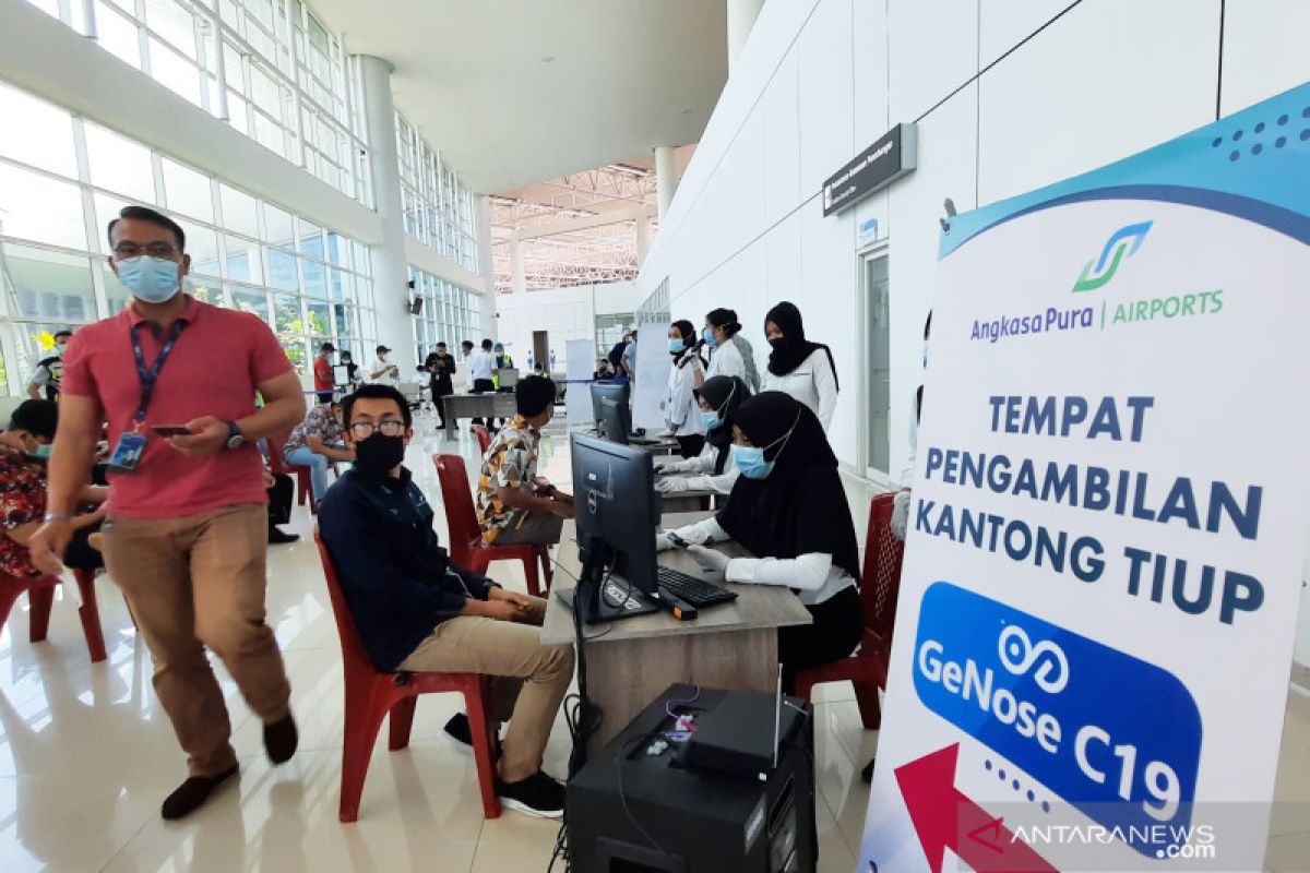 Bandara Syamsudin Noor membatasi operasional selama larangan mudik