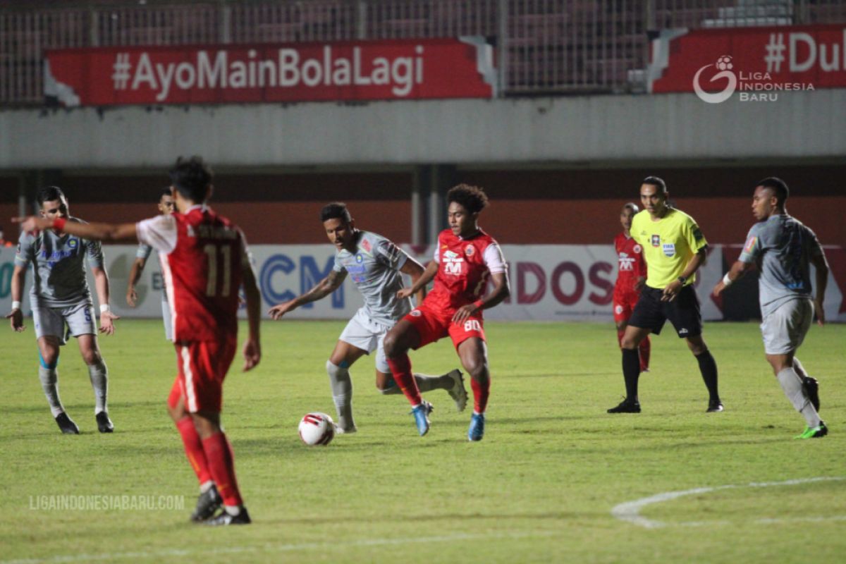 Persija Jakarta kalahkan Persib Bandung 2-0