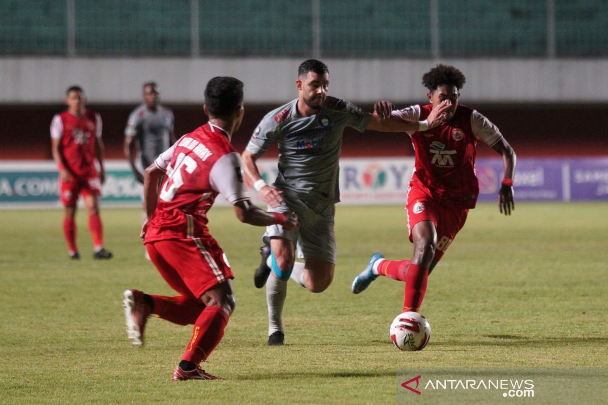Piala Menpora: Persija Jakarta bungkam Persib Bandung 2-0
