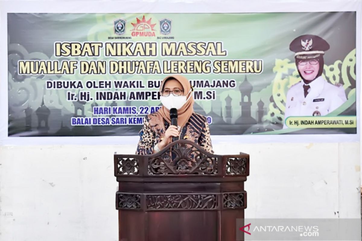 Belasan pasangan di Lumajang ikuti isbat nikah massal mualaf dan duafa