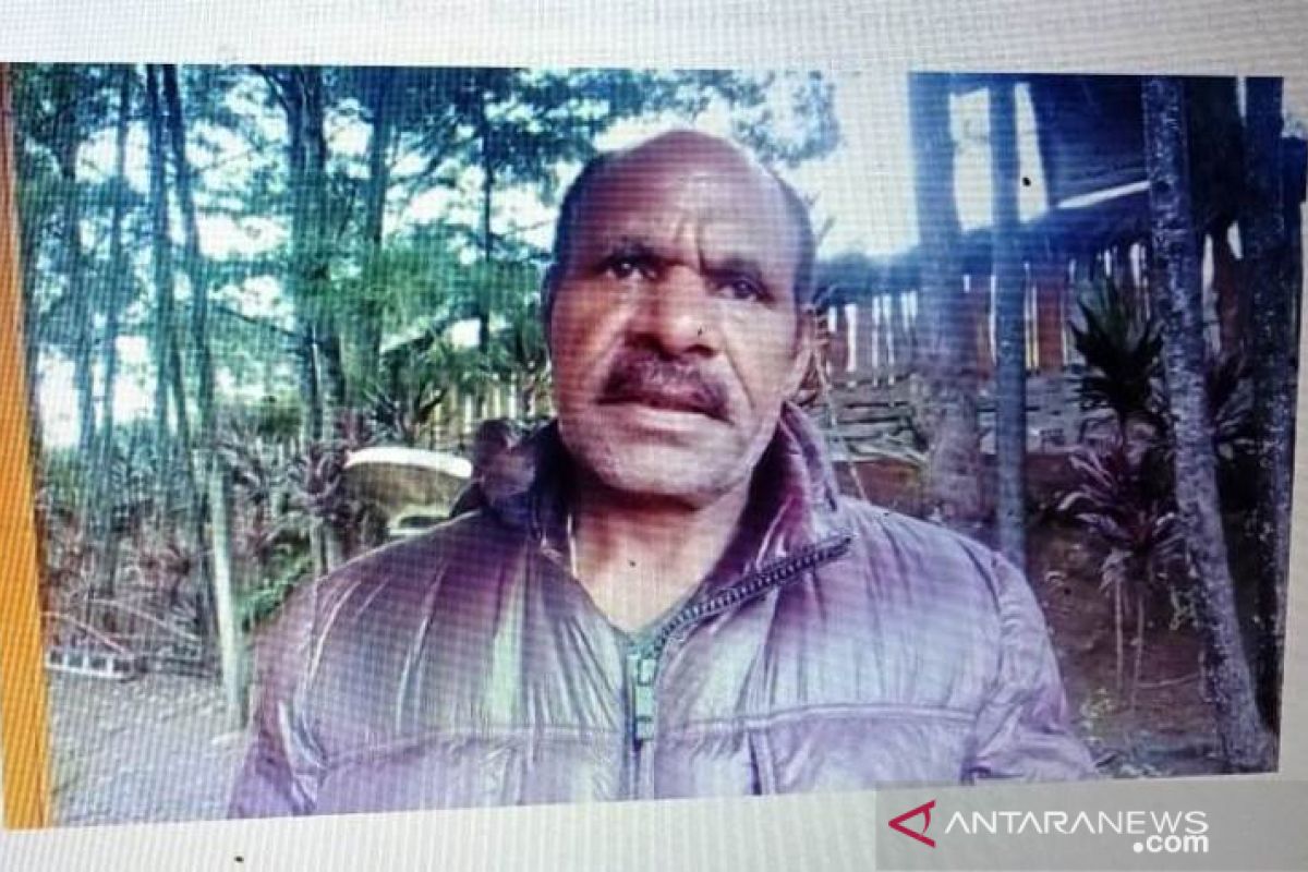 Slain student's father decries armed Papuan criminals as terrorists