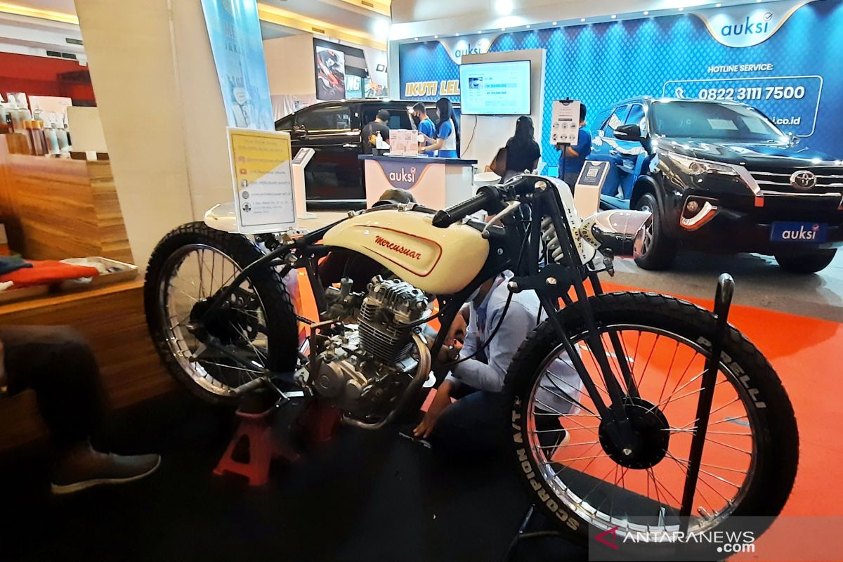 Motor custom siswa SMK Mercusuar Jakarta mejeng di IIMS Hybrid 2021