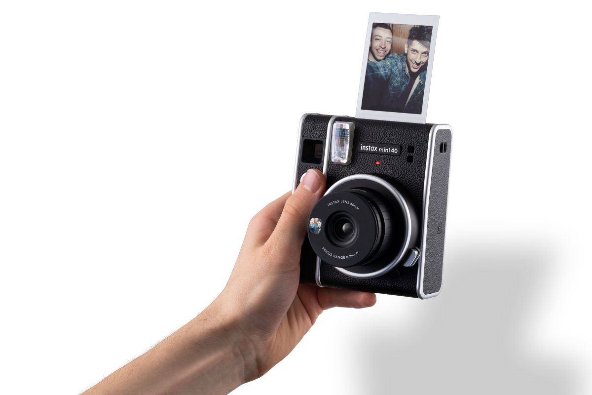 Kamera instax Mini 40 meluncur dengan desain klasik