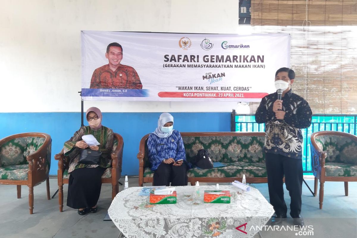 KKP serahkan 500 paket Gemarikan di Kota Pontianak