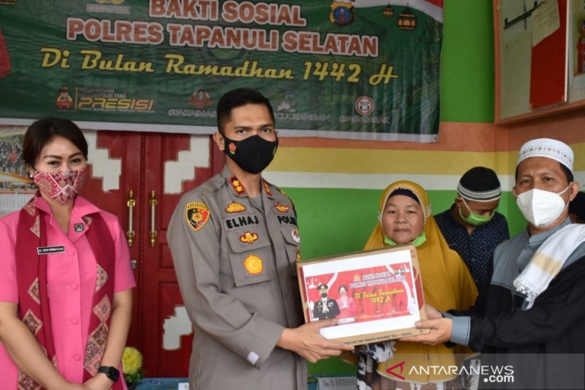 Polres Tapsel isi Ramadhan dengan baksos ke panti asuhan