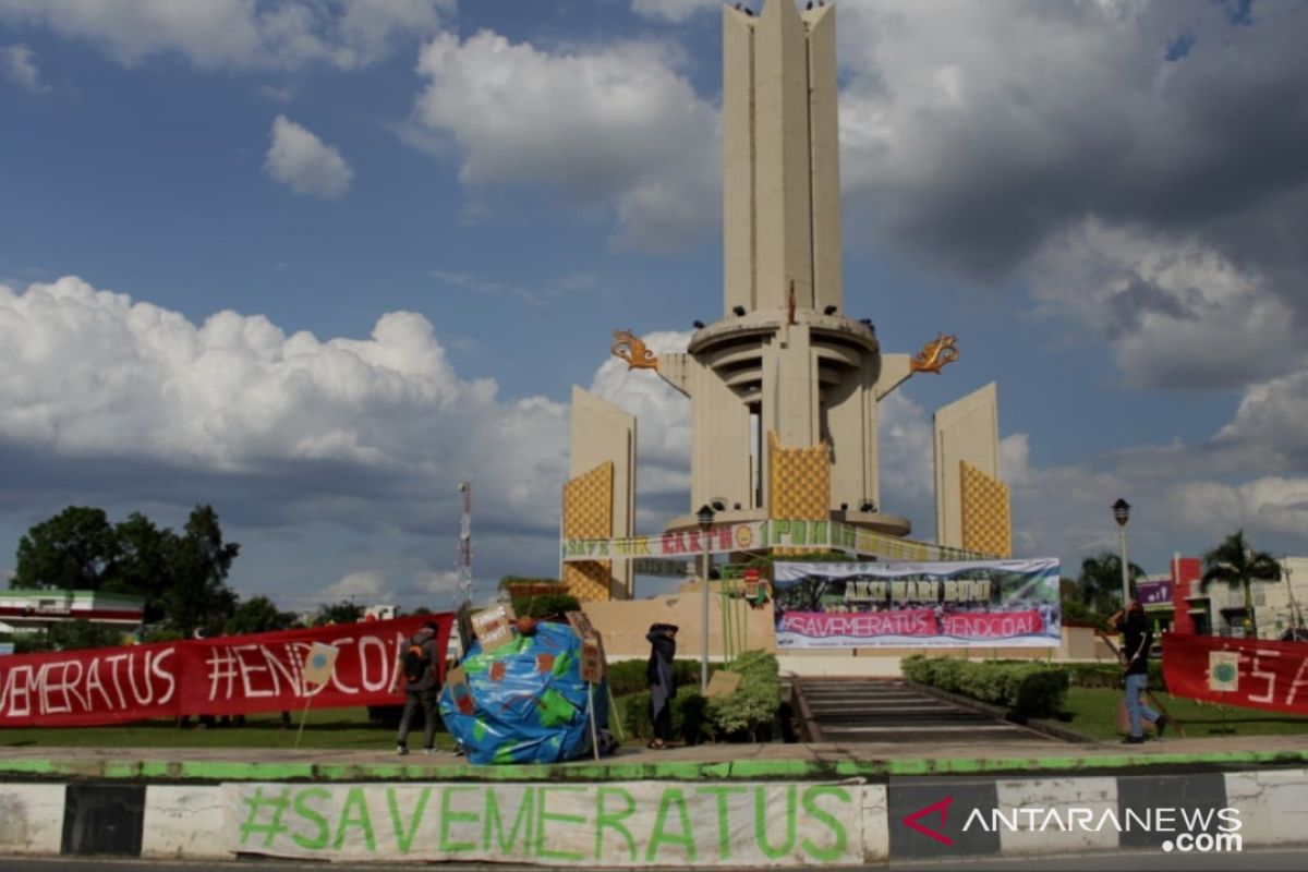 Hari Bumi 2021 aktivis lingkungan di Kalsel suarakan darurat ruang