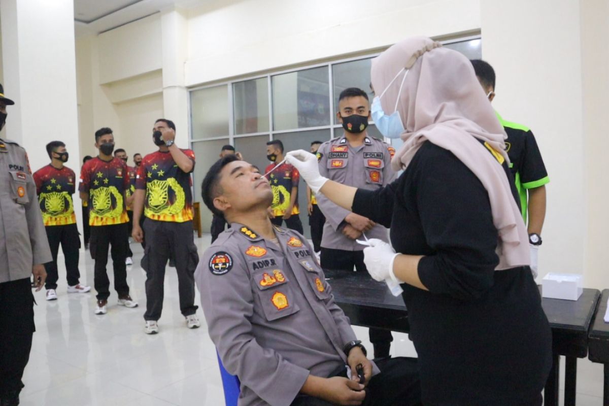 Polda Malut gelar tes cepat antigen personel pengamanan PSU di Halut