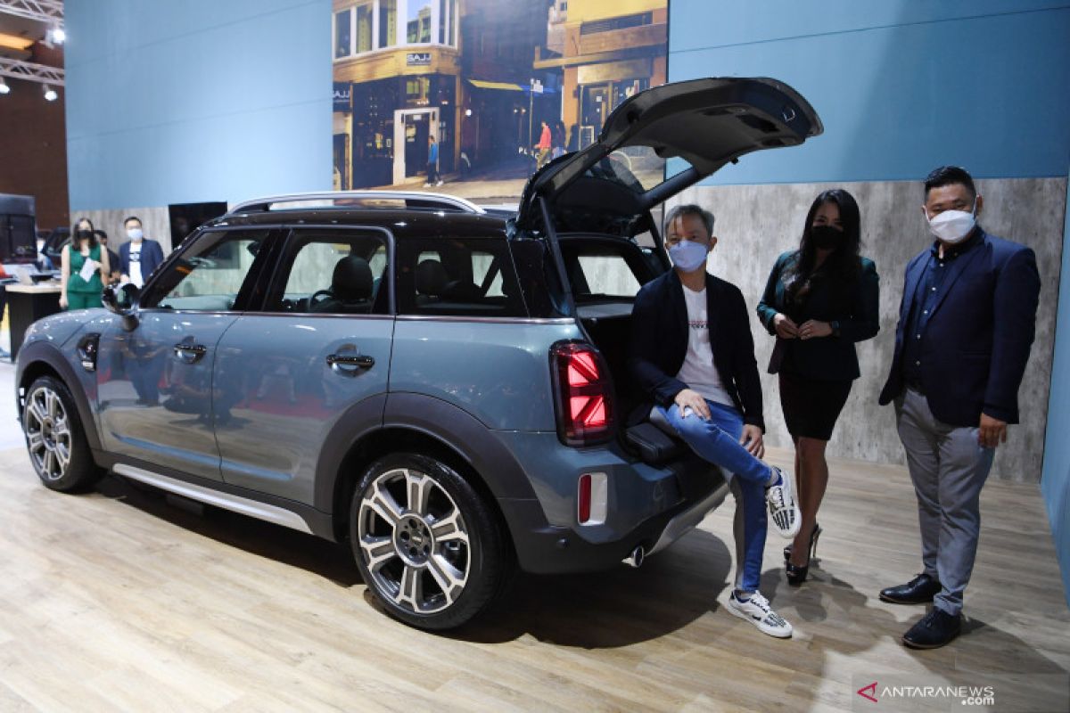 Spesifikasi & harga tiga varian New MINI Countryman hadir di IIMS