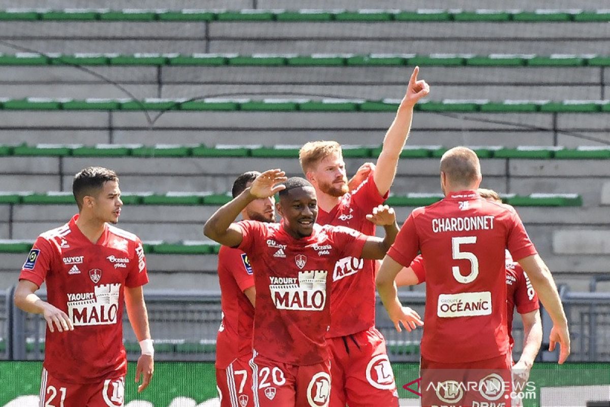 Brest kembali ke jalur kemenangan saat pecundangi Saint-Etienne