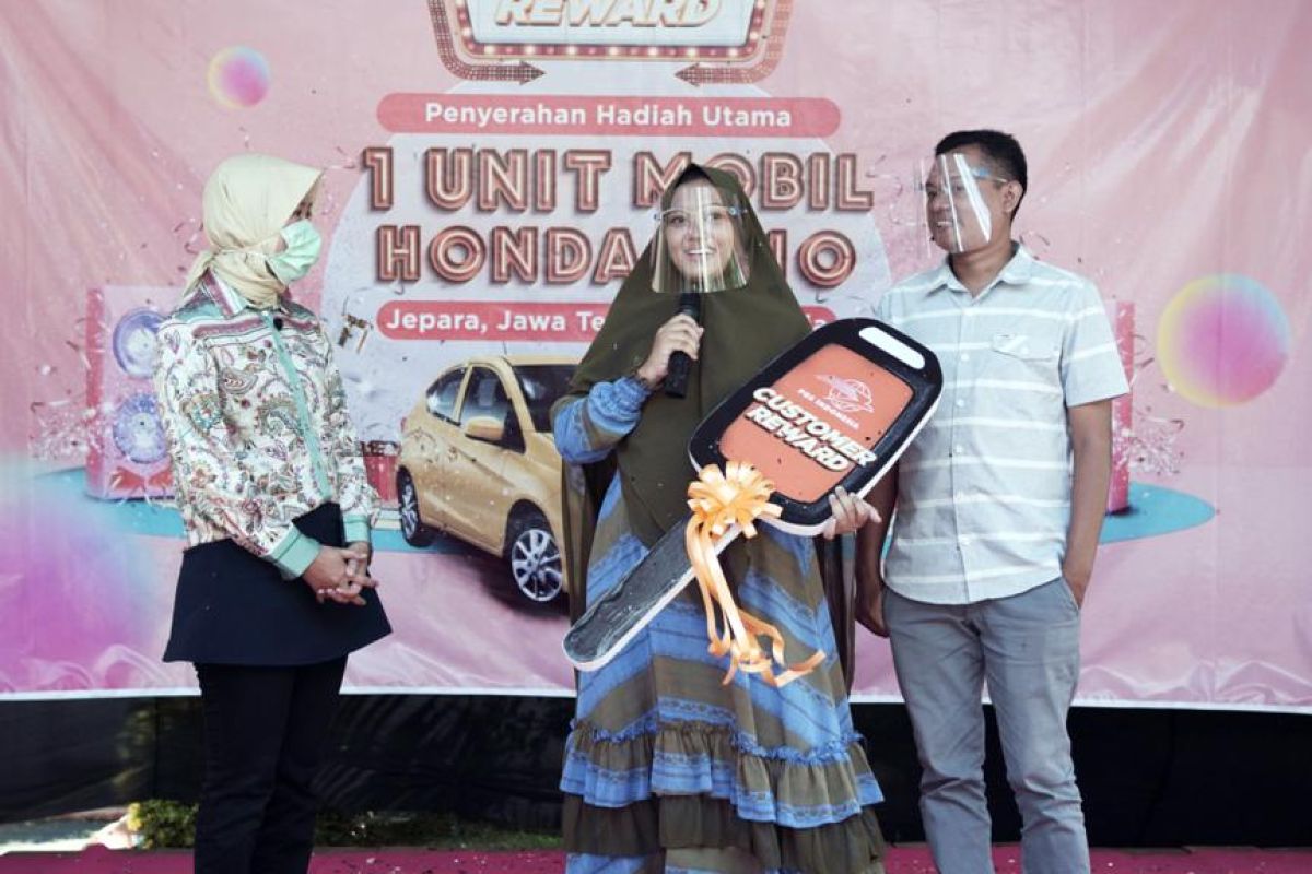 Pos Indonesia serahkan Grand Prize Program Customer Reward 2020-2021