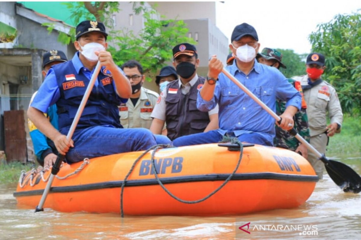 500 jiwa terdampak banjir, Wali Kota Pekanbaru baru tinjau lokasi