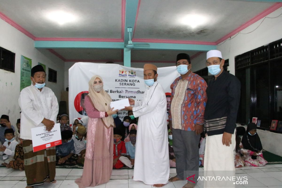 Anindya Bakrie santuni ratusan anak yatim dan dhuafa di Kota Serang