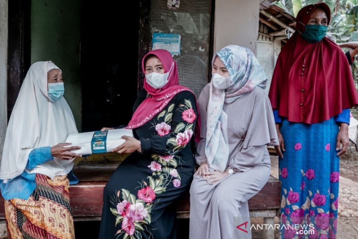 18.803 nasi kotak dibagikan untuk bantu masyarakat di Ciamis