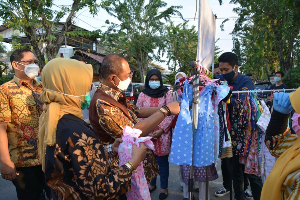 Wawali Armuji dorong kemandirian ekonomi warga Surabaya lewat Bazar Ramadhan