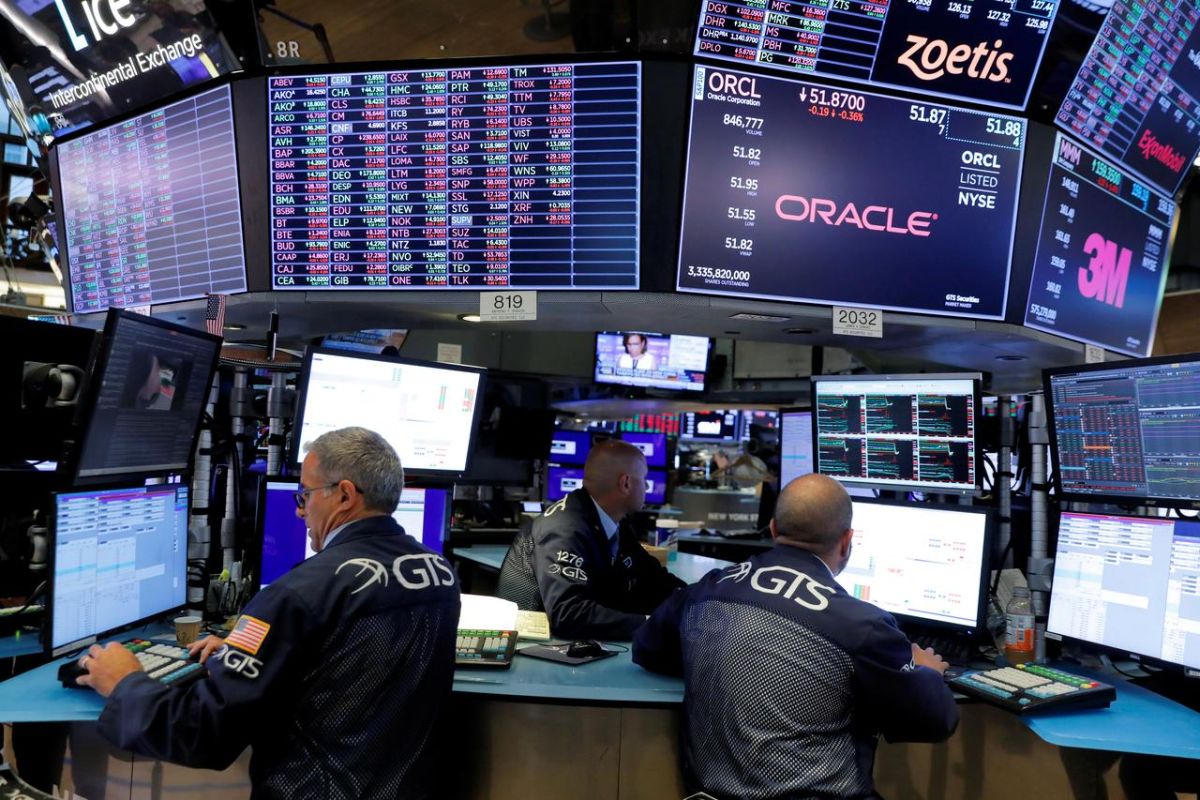 Wall Street bervariasi, Dow ditutup di rekor tertinggi