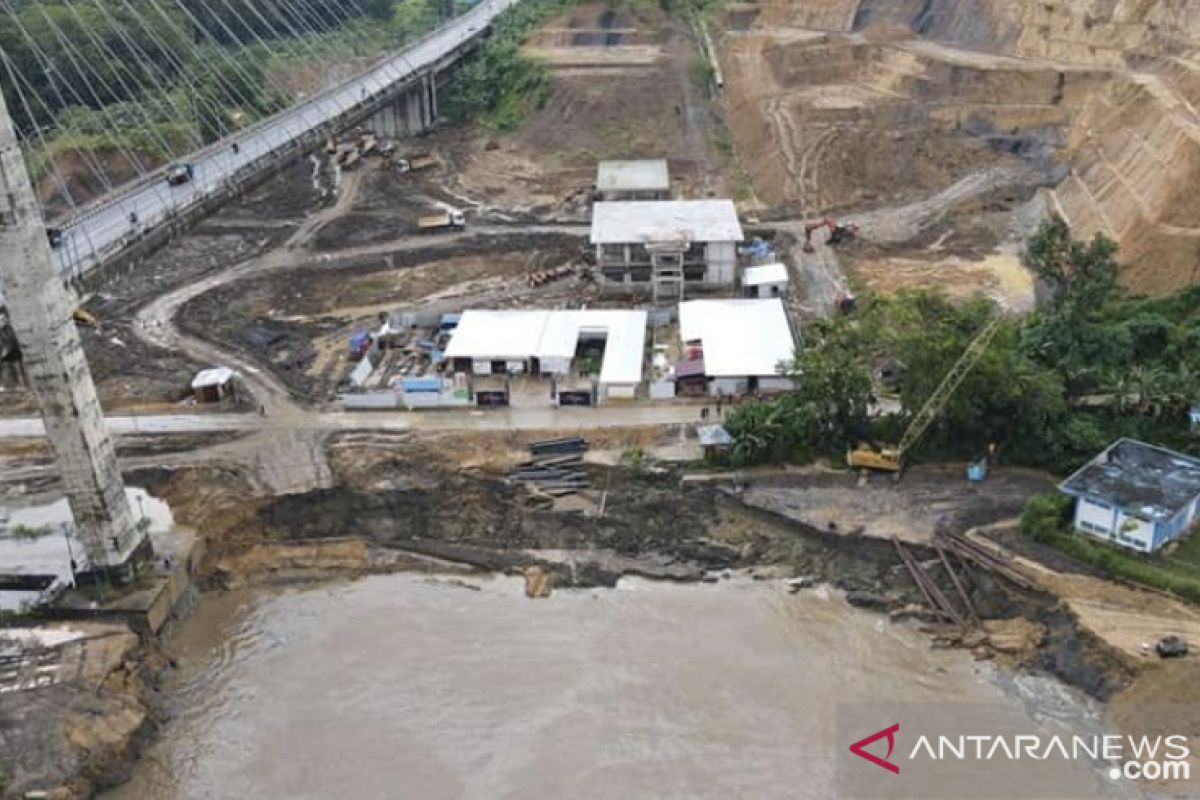 Satu orang hilang akibat longsor di tepi Sungai Mahakam