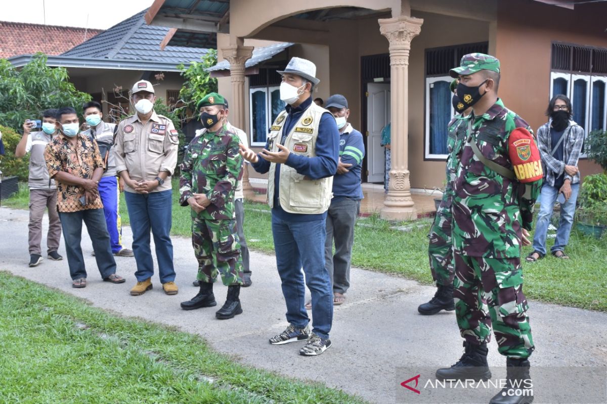 Wali Kota Jambi antarkan bantuan sembako bagi warga satu RT yang jalani isolasi