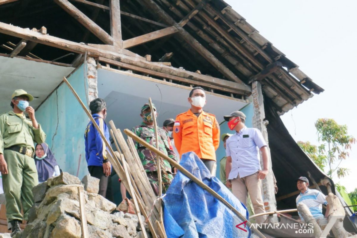 Pemkab Lumajang berupaya mempercepat rekonstruksi rumah korban gempa