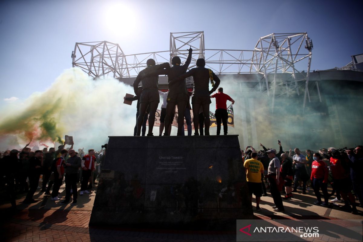 Fans Manchester United  protes kepemilikan keluarga Glazer