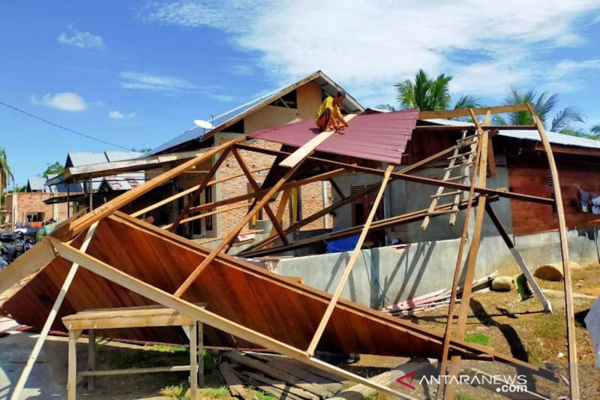 20 rumah di Aceh Timur rusak akibat puting beliung