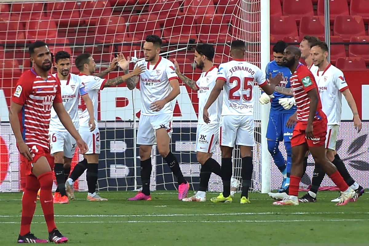 Menang 2-1 atas Granada, Sevilla tetap dalam perebutan gelar La Liga