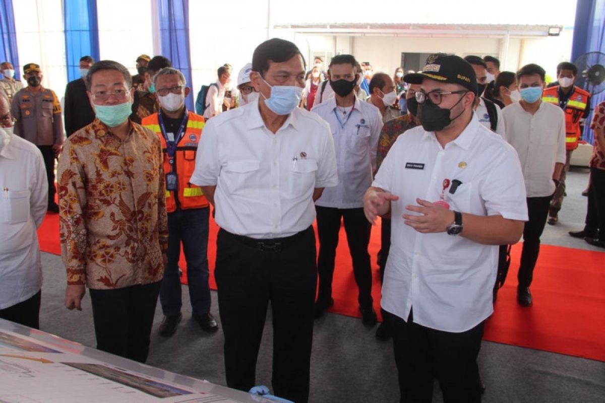 Menteri Luhut pantau perkembangan pembangunan bandara di Kediri
