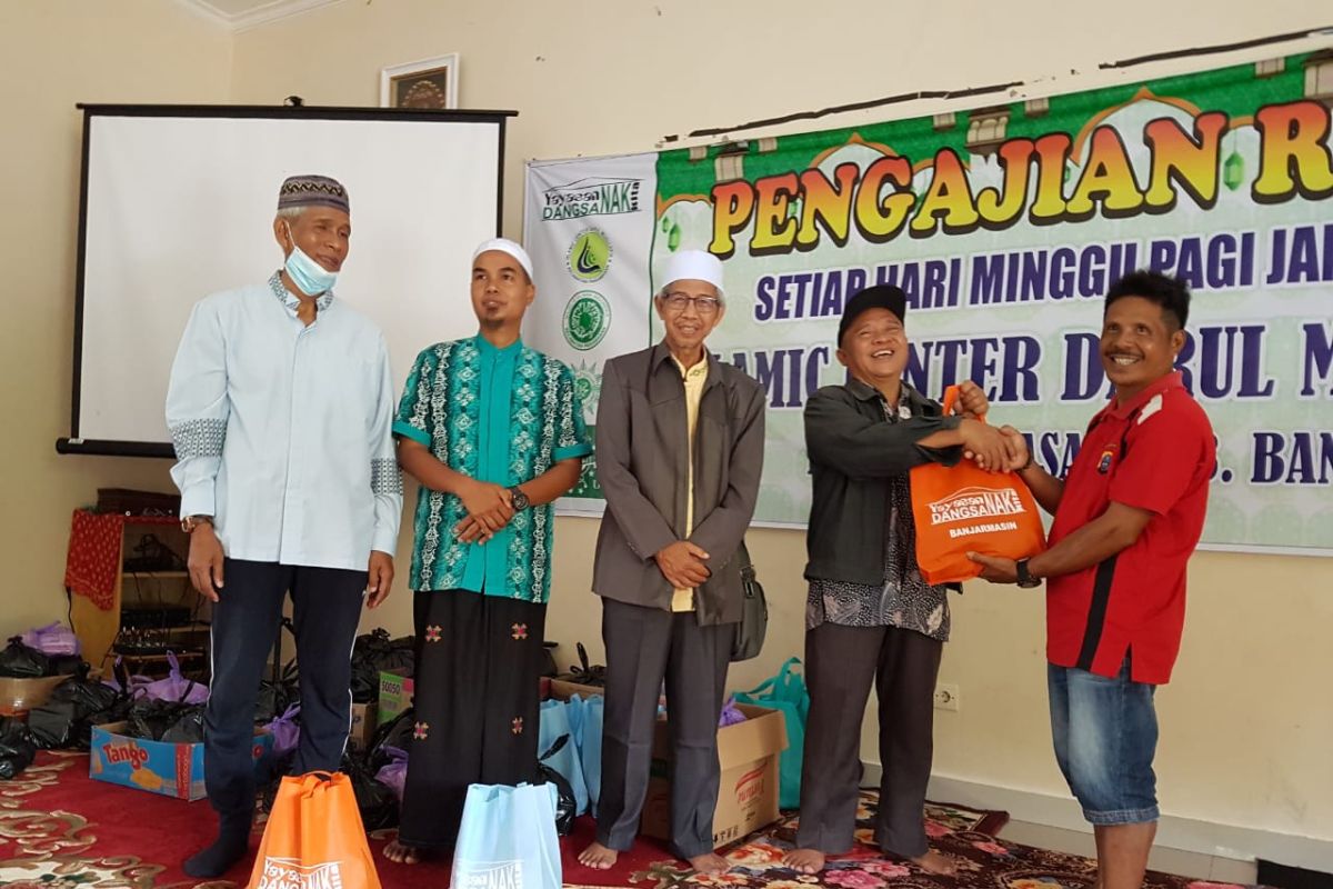 Yayasan Dangsanak Kita serahkan ratusan sembako Ramadhan untuk muallaf Meratus