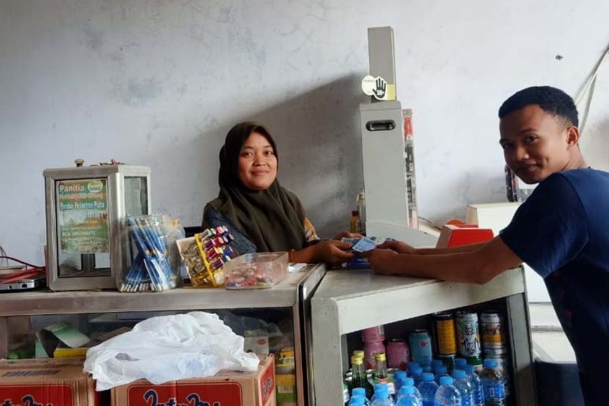 Jadi agen BRILink, Karimah ajak masyarakat Bangkalan gemar menabung