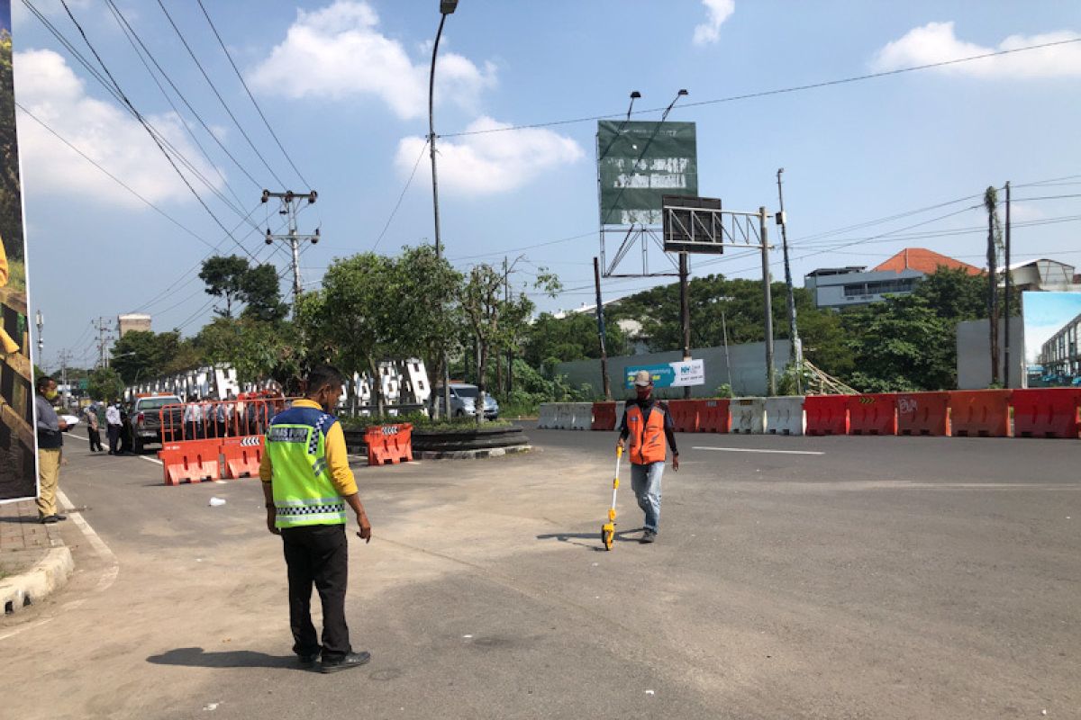 Pelaksanaan uji coba lalu lintas jembatan GL Zoo Yogyakarta ditunda