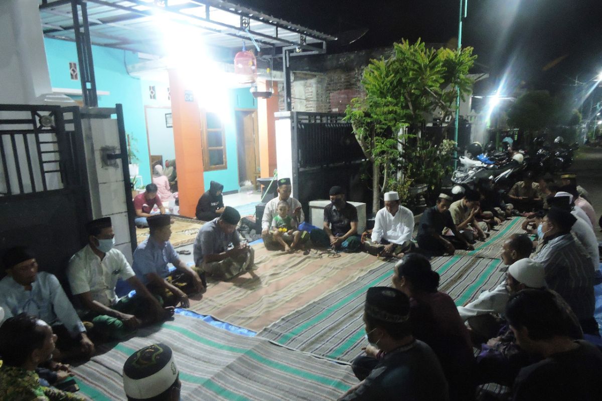 Keluarga Serda Pandu di Banyuwangi gelar doa dan tahlil