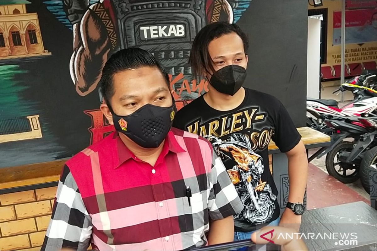 20 karung besar pakaian bekas asal Singapura dibakar