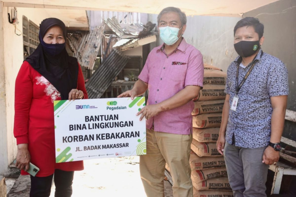 Pegadaian salurkan bantuan untuk korban kebakaran di Jalan Badak