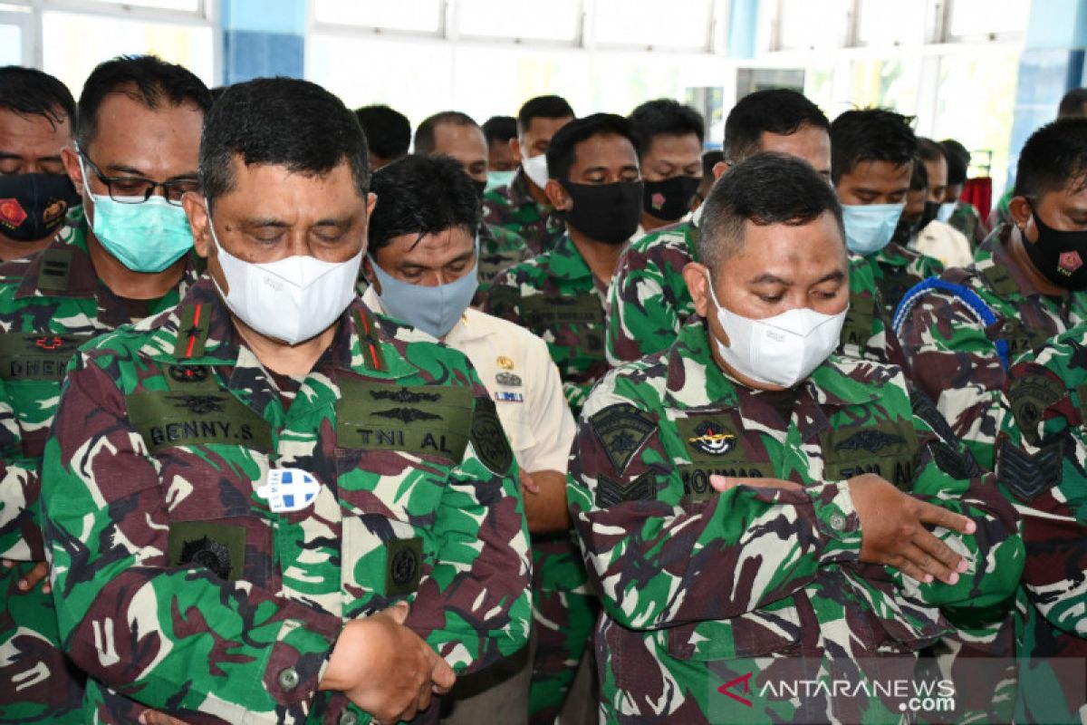 Lantamal  VI gelar Shalat Gaib bagi prajurit KRI Nanggala-402