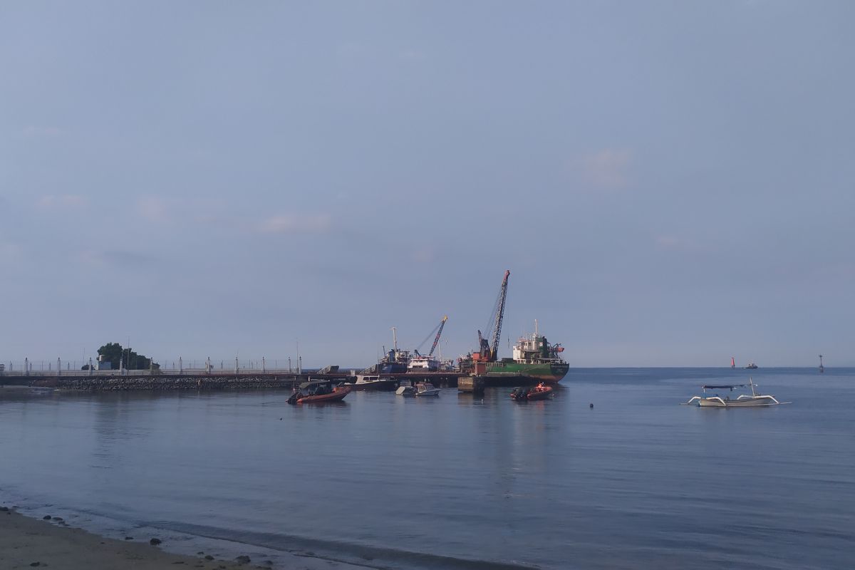Kapolres: laporkan bila ada temuan di pelabuhan Celukan Bawang