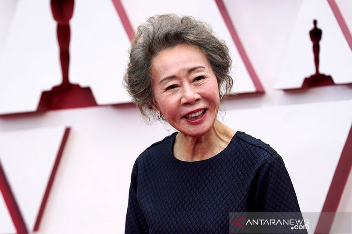 Gurauan Youn Yuh-jung di balik layar Oscar