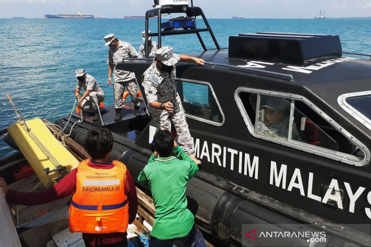 Sempat ditahan, Bakamla RI jemput dua nelayan yang masuk perairan Malaysia