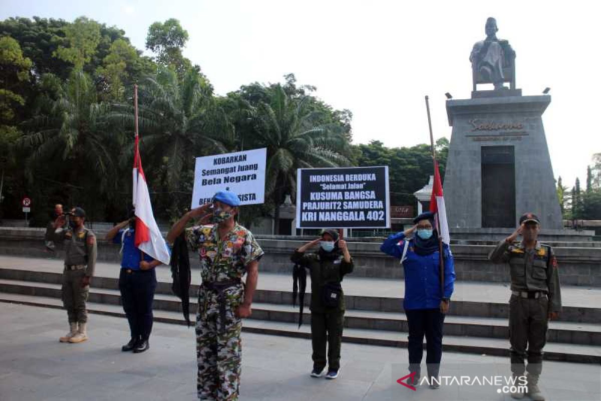 Doa dan penghormatan terakhir bagi prajurit KRI Nanggala-402 dari warga Solo