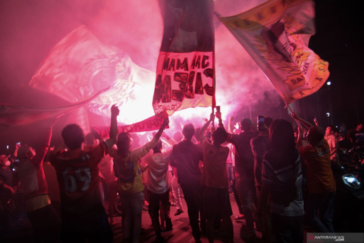 Kemarin, tiga orang loloskan WNI dari India hingga pawai fans Persija